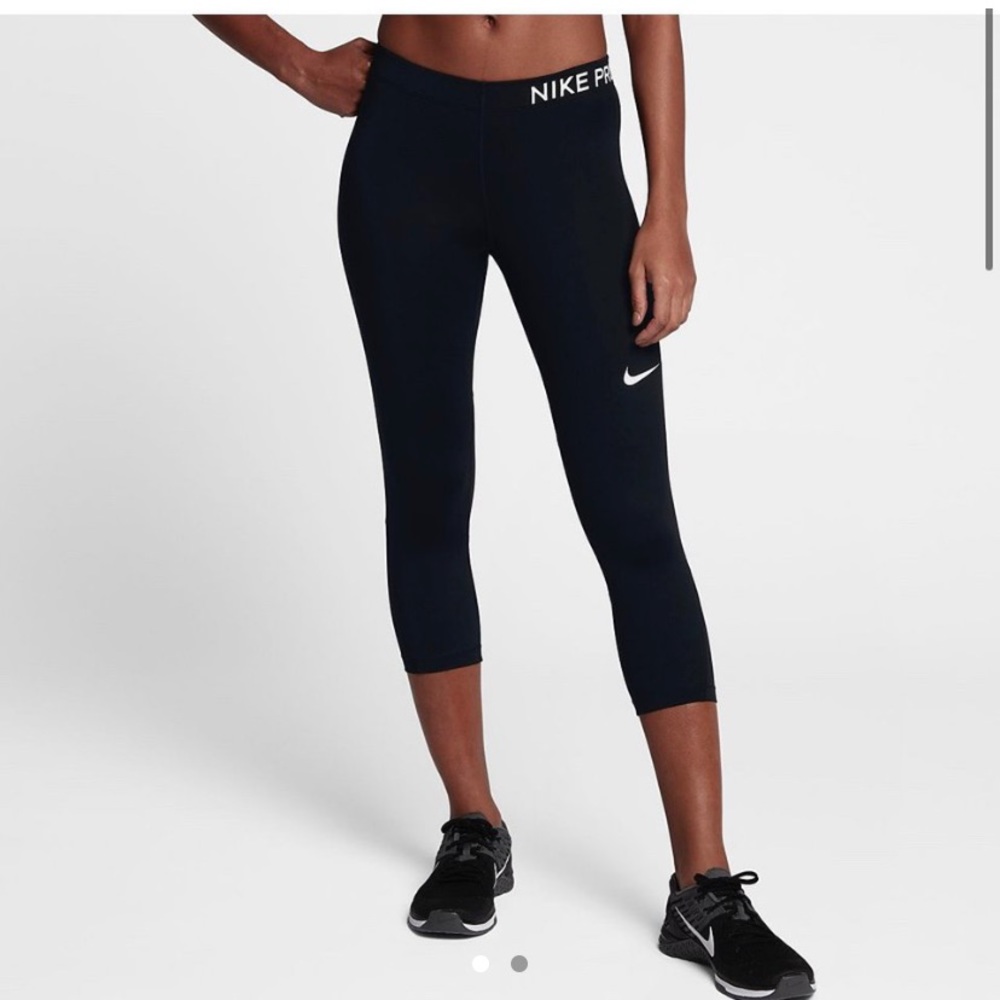 NIKE PROS CAPRIS BRAND NEW 👑